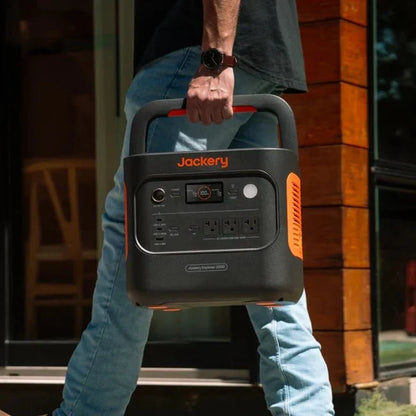 Jackery Solar Generator 2000 V2 + 2× SolarSaga 200W Panels (2-Pack)